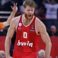 Ο Walkup βάζει την υπογραφή του στις ασίστ!
