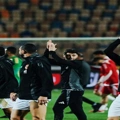 Ώρα να περάσει στην κορυφή