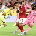 Παίρνει το «αίμα του πίσω»