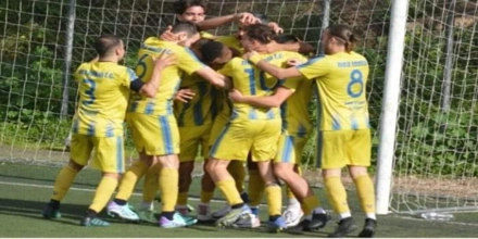 ine-na-apori-kanis-me-tin-apodosi.jpg