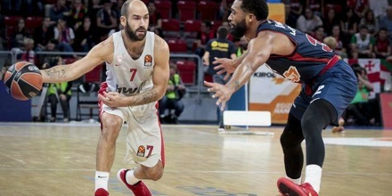 Μαζί με τον κόσμο του για το σερί